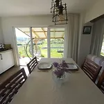 Assos Taş Ev 2 oda salon mutfak Denize yakın Bahçe Veranda *