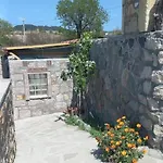 Assos Tas Ev 2 Oda Salon Mutfak Denize Yakin Bahce Veranda 펜션 Ayvacik (Canakkale)