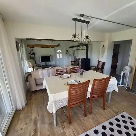 Egedebirnefes Assos Holiday home
