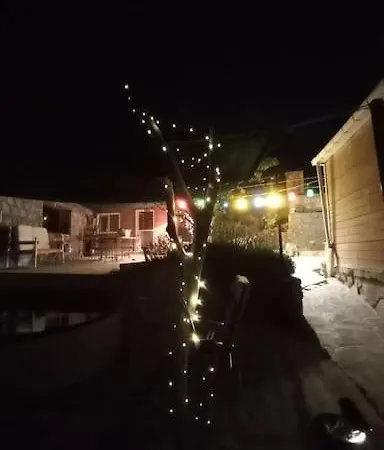 Assos Egedebirnefes Kir Evi *