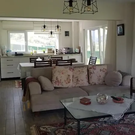 Assos Egedebirnefes Kir Evi * Ayvacik (Canakkale)