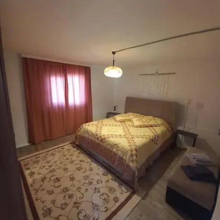Assos Egedebirnefes Kir Evi Сasa de vacaciones