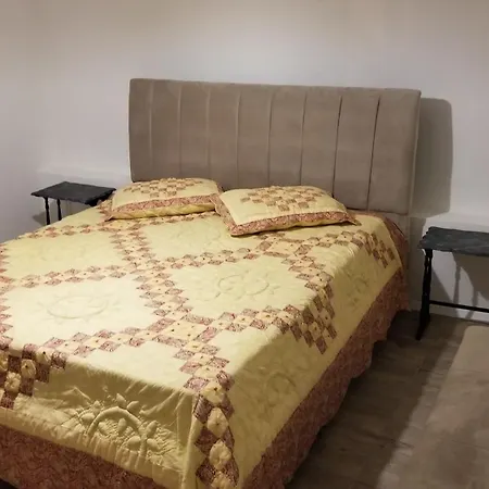 Assos Egedebirnefes Kir Evi Ayvacik (Canakkale)