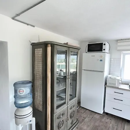 Assos Egedebirnefes Kir Evi * Ayvacik (Canakkale)